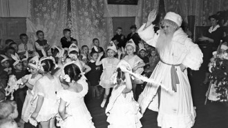 27 декабря 1957 года. Новогодний утренник в минском детском саду. Фото Г.Бегуна