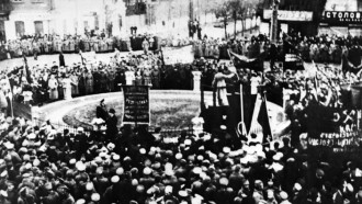 1 мая 1917 года. Первомайский митинг на Привокзальной площади в Минске. Репродукция БЕЛТА