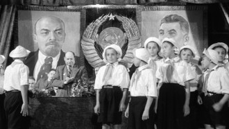 7 июля 1957 года. Пионеры приветствуют Якуба Коласа. Фото А.Дитлова