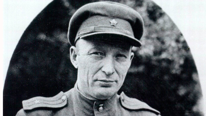 На оборотной стороне фото 1945 года рукой Николая Нестеровича написано: «Дорогой дочурке Веточке от папы Николая. Великая Отечественная война, Германия»